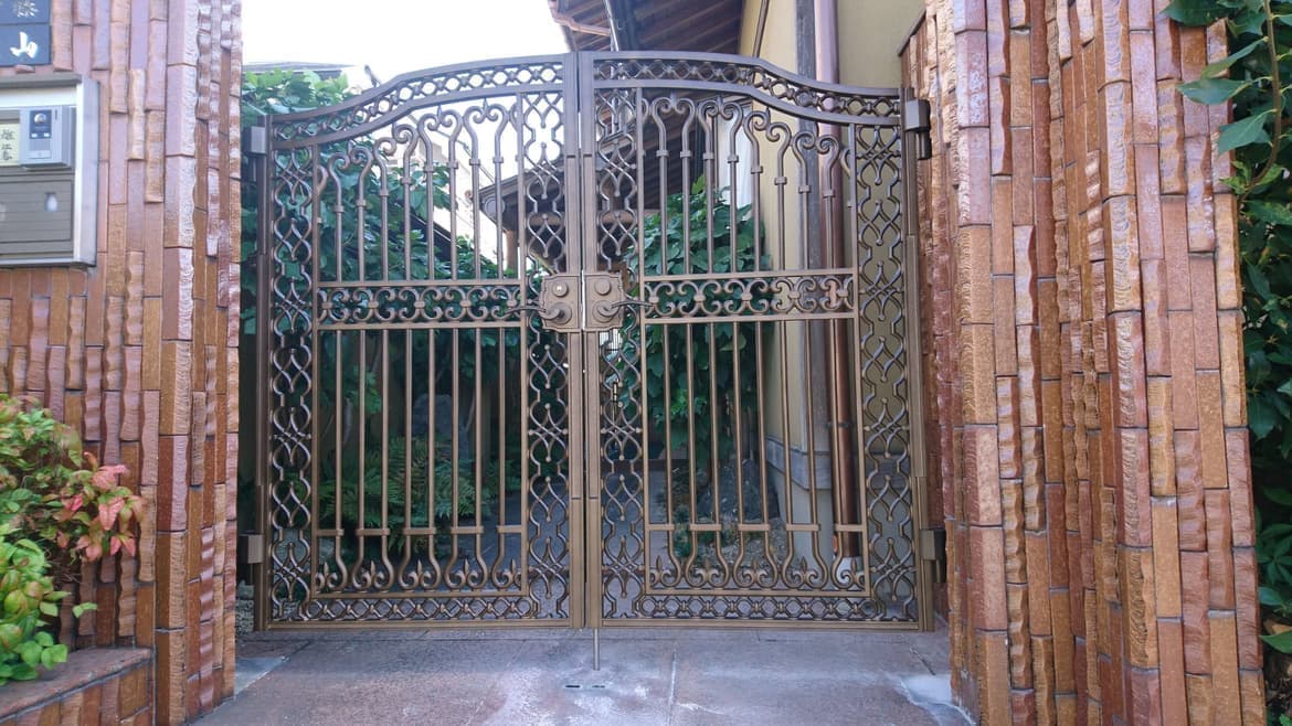 鋳物門扉の取替え 東郷町 | 門扉の取替えならエクステリアの窓口東郷町