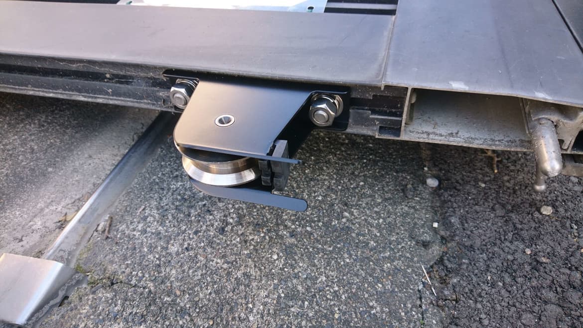 キャスター交換 東郷町 | 門扉の取替えならエクステリアの窓口東郷町